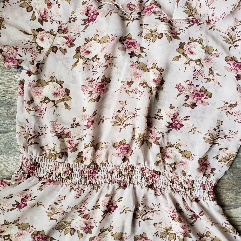 Forever 21 Floral Ruffle Button Top - Picture 7 of 7